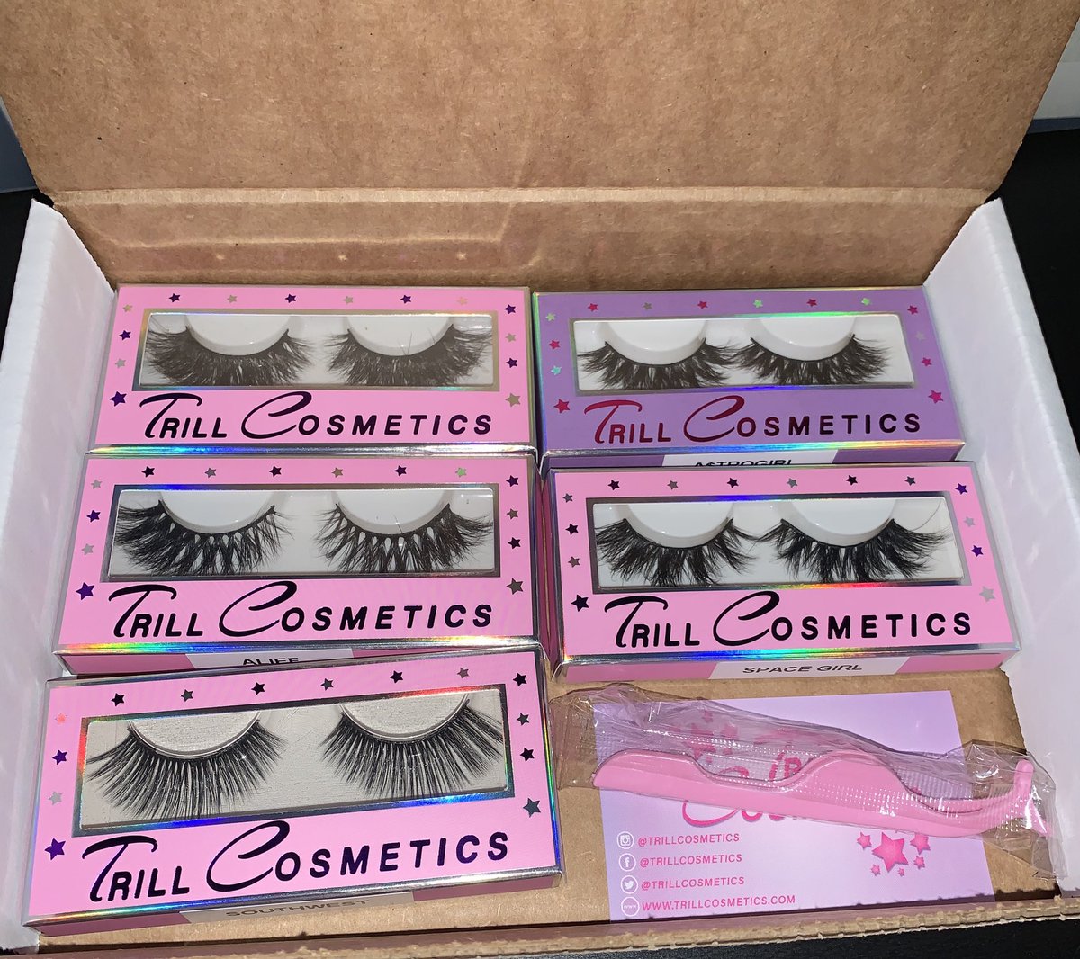 TRILLCOSMETICS's tweet photo. Houston lash collection available for $25! Include 5 lashes and a lash applicator. 
https://t.co/tyiUo6mo2A https://t.co/Ow8jGbSuOz