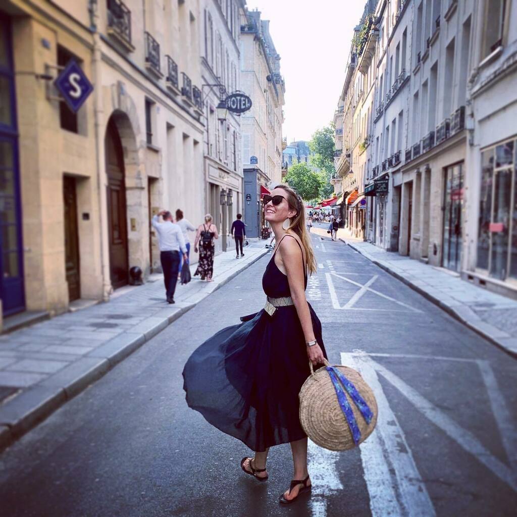 FallingOffBikes's tweet image. // The joy of finding nearly empty streets at every turn lately 💃🏼 We’re headed out of town in search of a hint of normalcy. 🔍 Where are you finding your sanity these days? #fob_julia instagr.am/p/CCzRHF7gAXg/