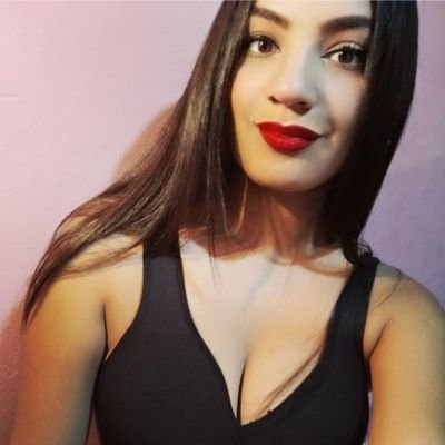 fandeEMILIACO's tweet photo. @Sofiagarzamondr @KimberlyLoaiza_ Jshsjjss ya quisieras estar como kimberly o como kenia querida mientras tu sigas viva kimberly tendra éxito https://t.co/tbIKaC0Qlg