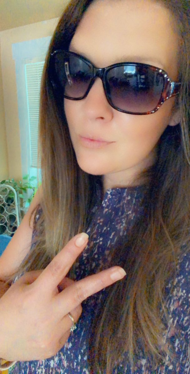 CaraAnn81's tweet photo. Went shopping....damn you Kohlโs and Amazon! Having an Amazon return place...in my favorite store, then giving me an extra 25% off! New outfit and sunglasses for under $50! Ballin on a budget! #singlemomwin https://t.co/HwzbScrwLm