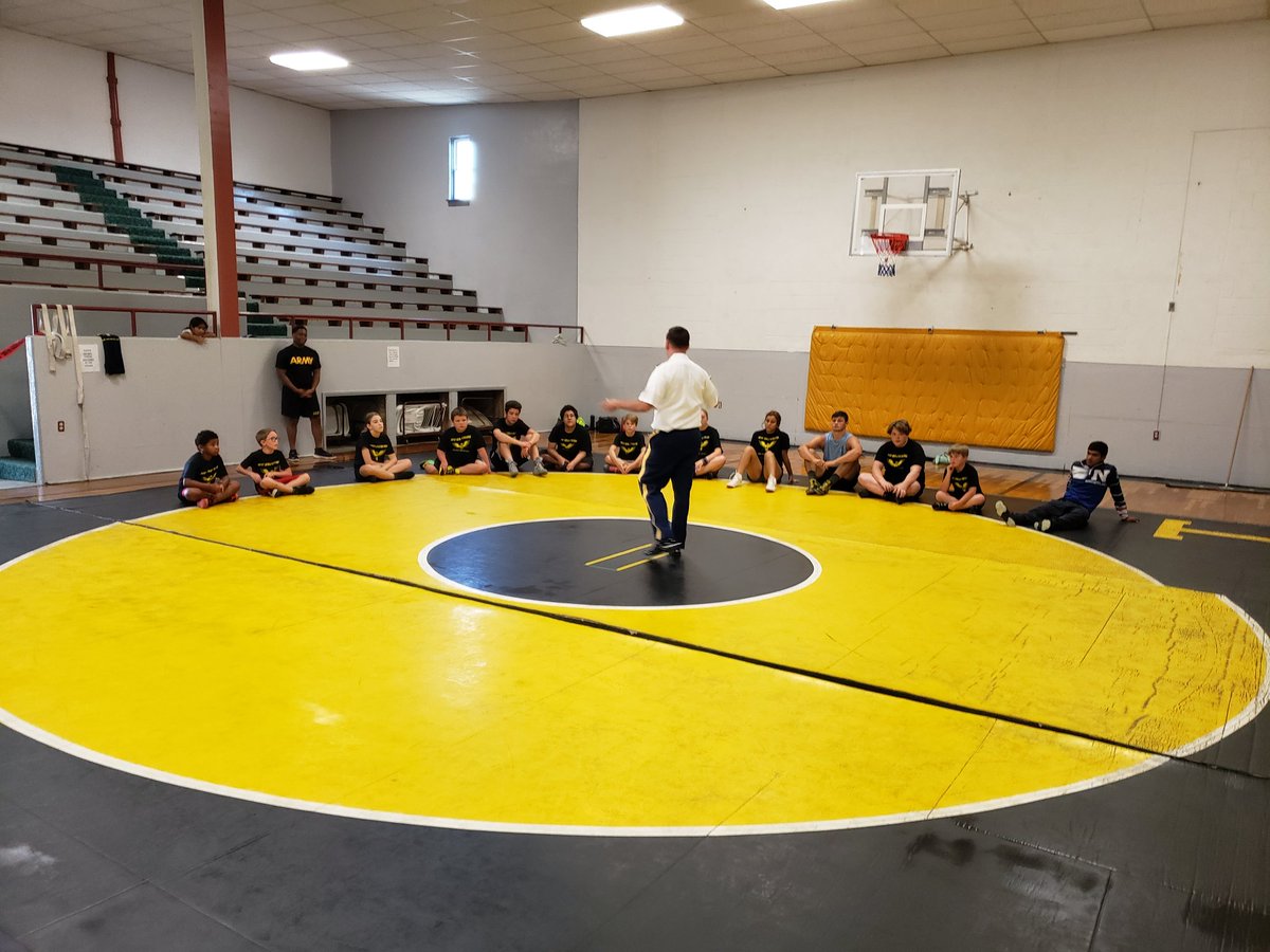 JCC_Wrestling's tweet photo. Successful 1st Summer wrestling camp for JCC! Huge thank you and HOOAH! to The United States Army, SSG Becker, SFC Gamble, and SSG Thomas for supporting our program and speaking at our camp ! It was great to see all the kids !

Reminder: OPEN MATS Tues Wed Fri 630-730 https://t.co/RkHbOOWZBw