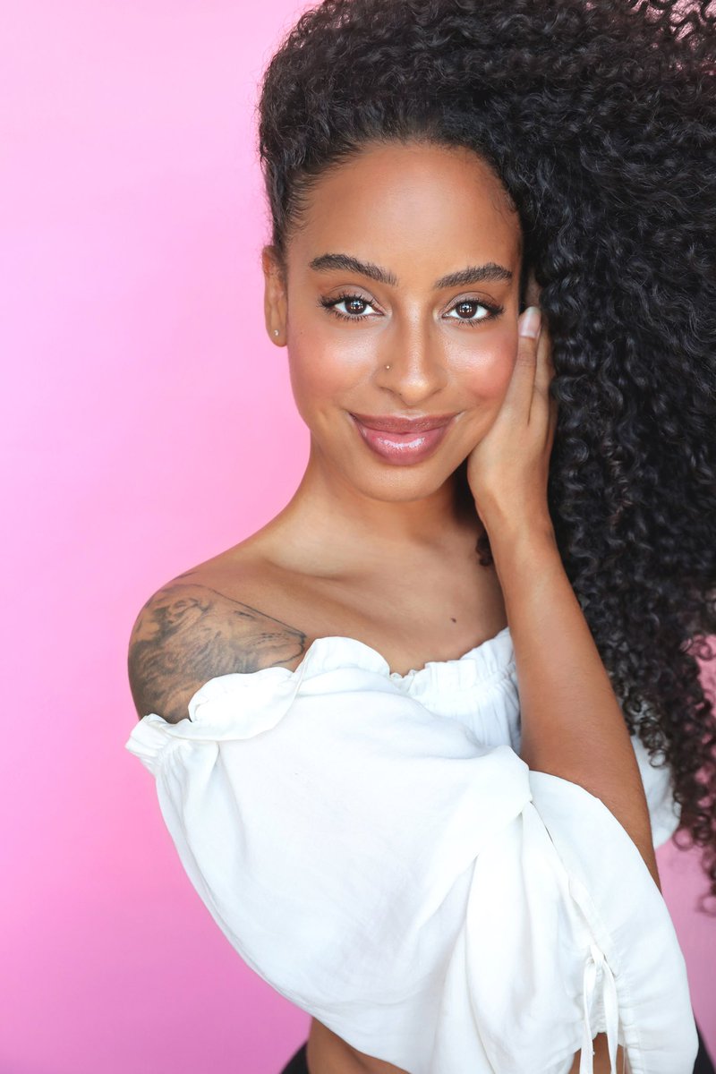 makeupbynimai's tweet photo. Natural “No Makeup” Makeup can be more challenging than Full Glam because the goal is to seamlessly enhance. Majority of the application should be virtually undetectable. 
@treasurenohemi glowing in #makeupbynimai https://t.co/KtSo8dU4ic