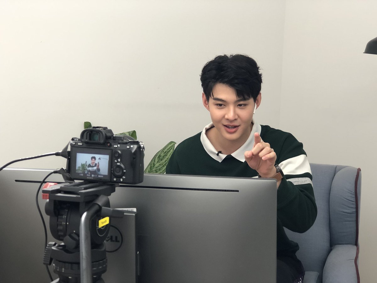 change2561's tweet photo. หลังจอยังน่ารักขนาดนี้ ตามไปดูหน้าจอได้ที่นี่ค่ะ 
https://t.co/BCJ065H0UQ

#FANCAMxSaint 
#แฟนแคมกับเซ้นต์ @Saint_sup 
#Saint_sup 
#CHANGE2561 https://t.co/r7dri0W8Vg
