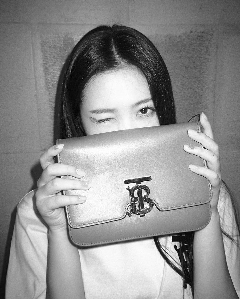 [IG] 200719 yerimiese update #YERI
หวังว่าทุกคนจะปลอดภัยและสุขภาพแข็งแรงนะคะ
instagram.com/p/CCz3t3CglvW/