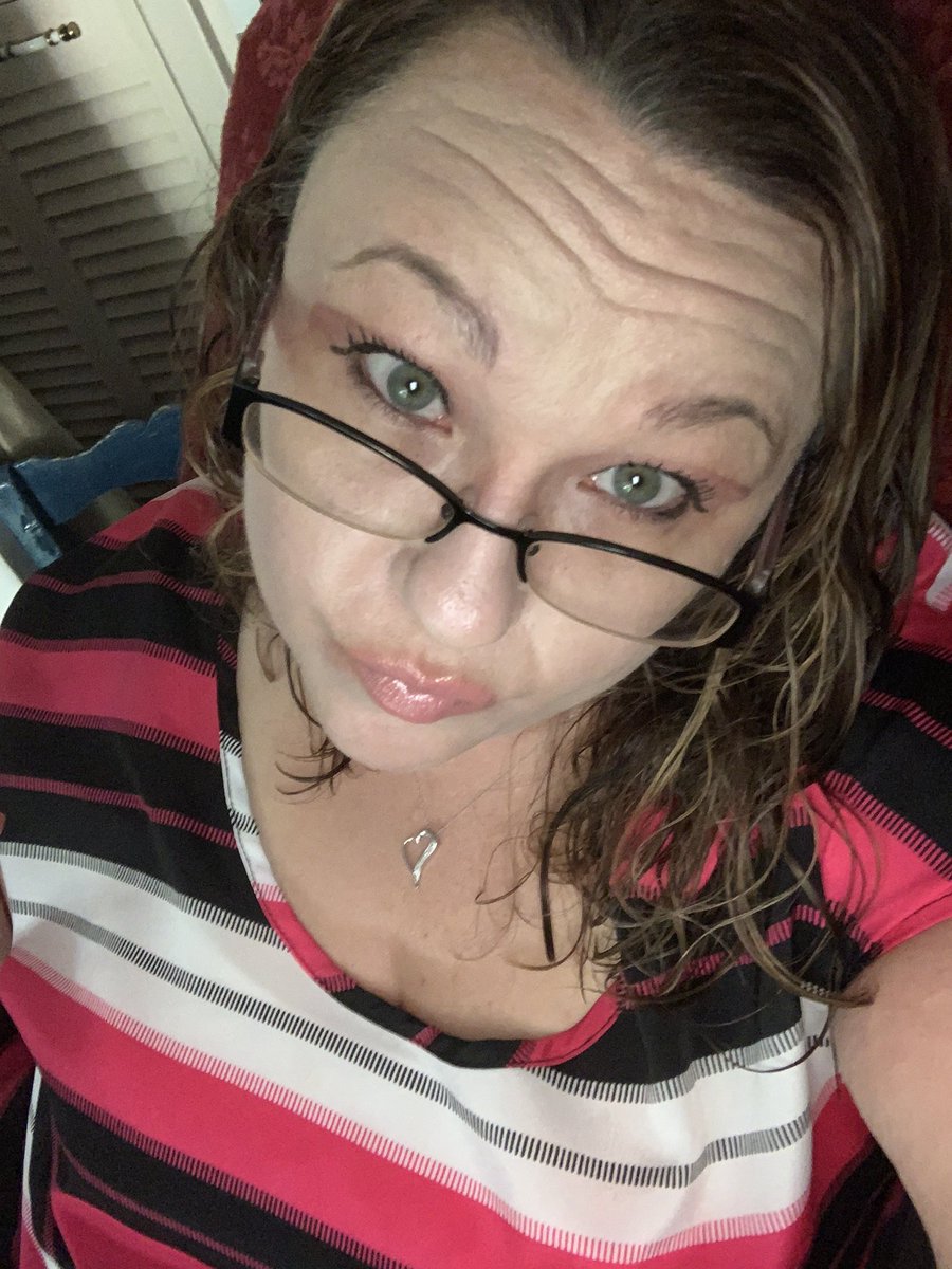 barbarababs5's tweet photo. Selfies 🤳😘 https://t.co/3juSVeIXaL