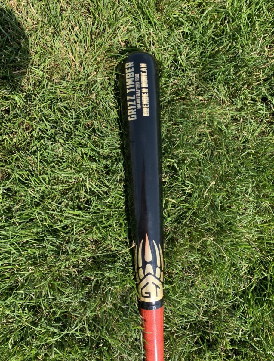 GrizzTimber's tweet photo. Finally delivered these sweet piece of lumber to @BrockReller20 of @UMNCrookstonATH and @duncan_brenden of Spokane Falls CC #GrizzTimber https://t.co/2Y1LeU00Ai