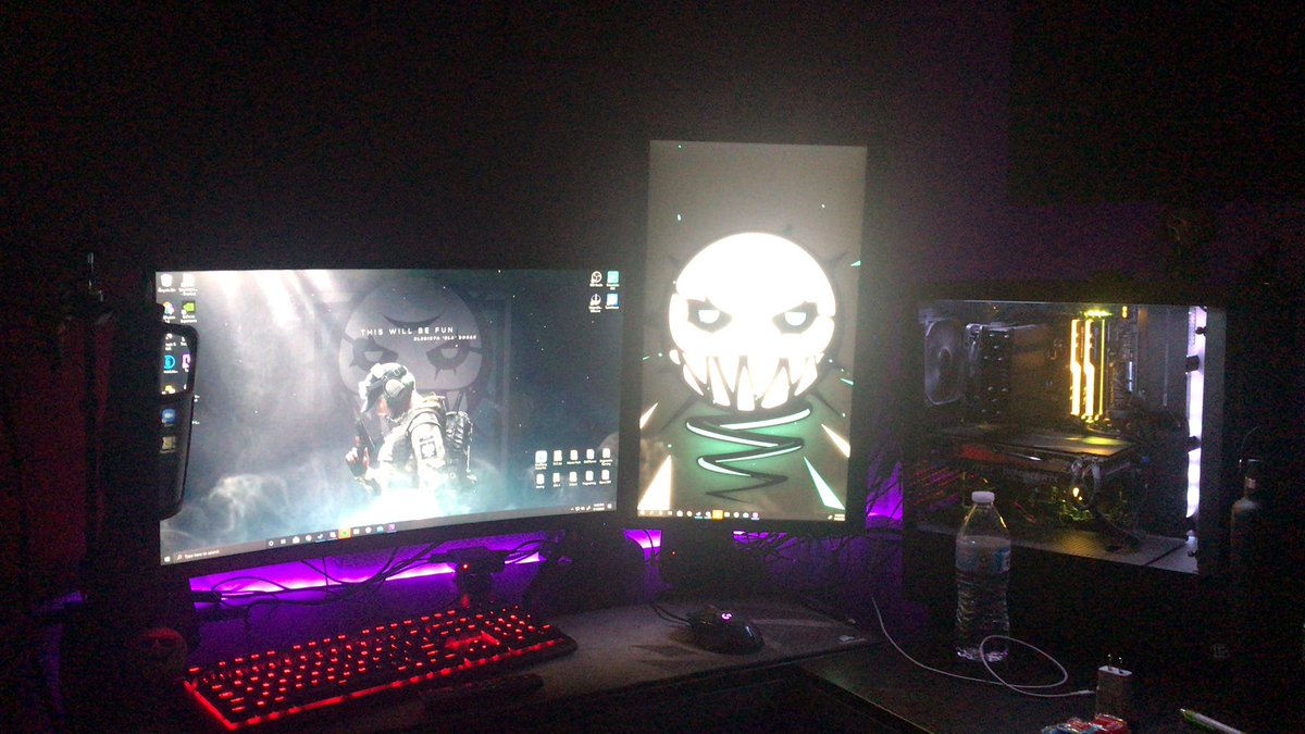 Void_DG's tweet photo. What y’all think of my setup? https://t.co/qQ5tf0Pda3