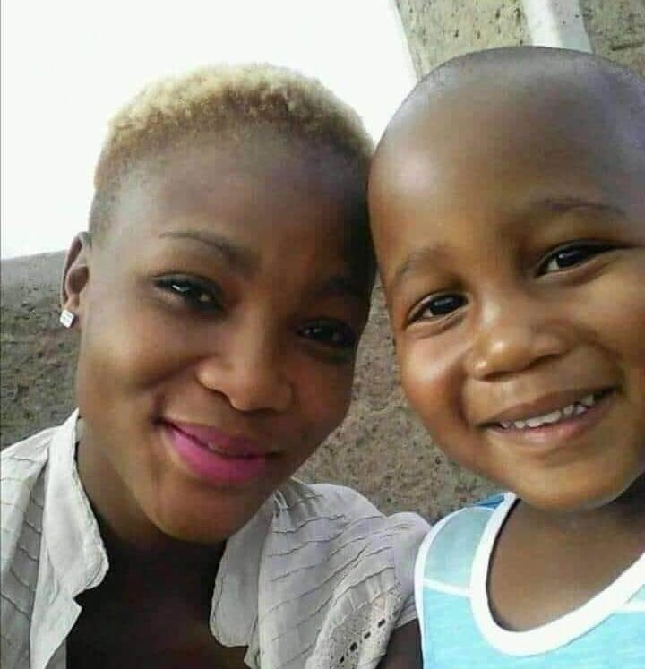 AdvoBarryRoux's tweet photo. This 27 years old lady was burnt alive along with her 2 years old boy by the boyfriend. 😔 😢 😭 💔 https://t.co/MAoADV6Y6L