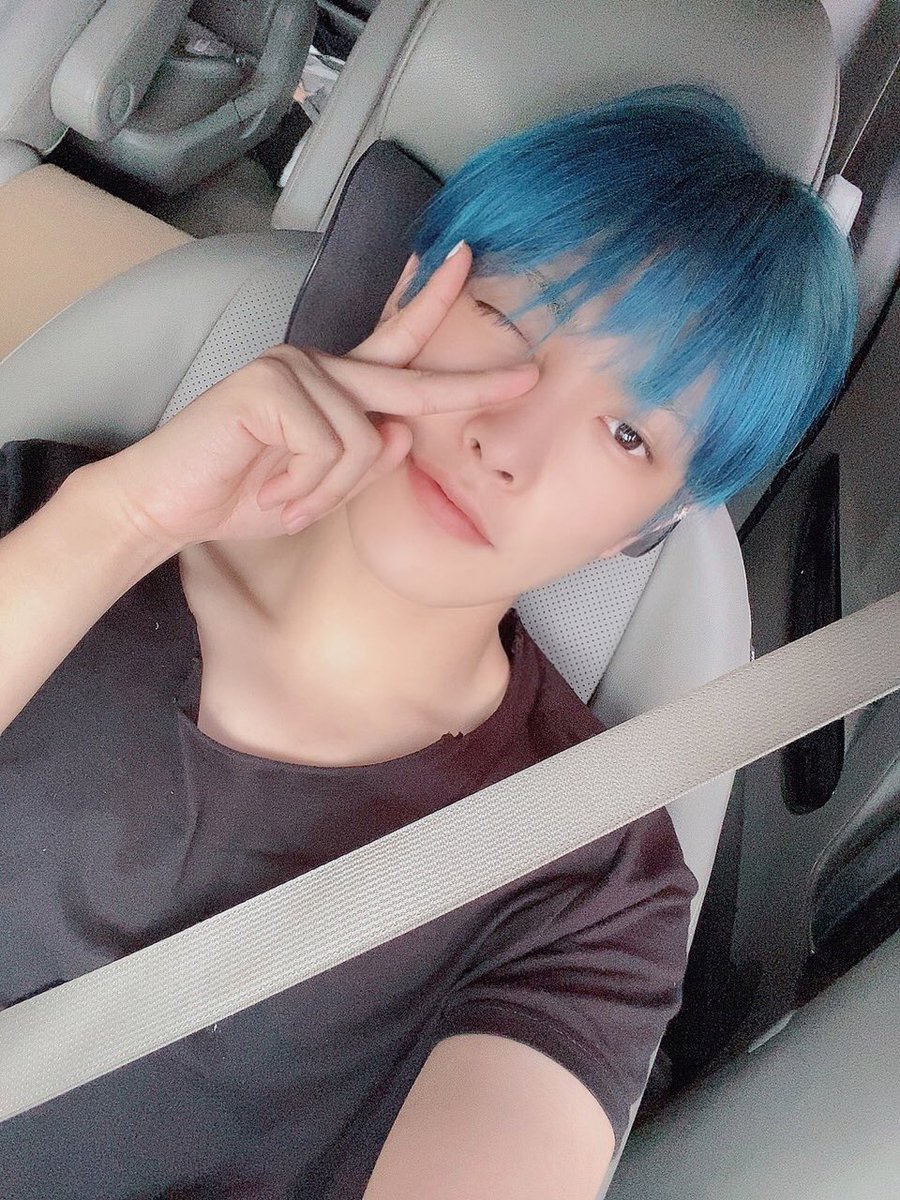 yoongihubba's tweet photo. blue hair joong be hitting diff https://t.co/gFdqBVwQdZ