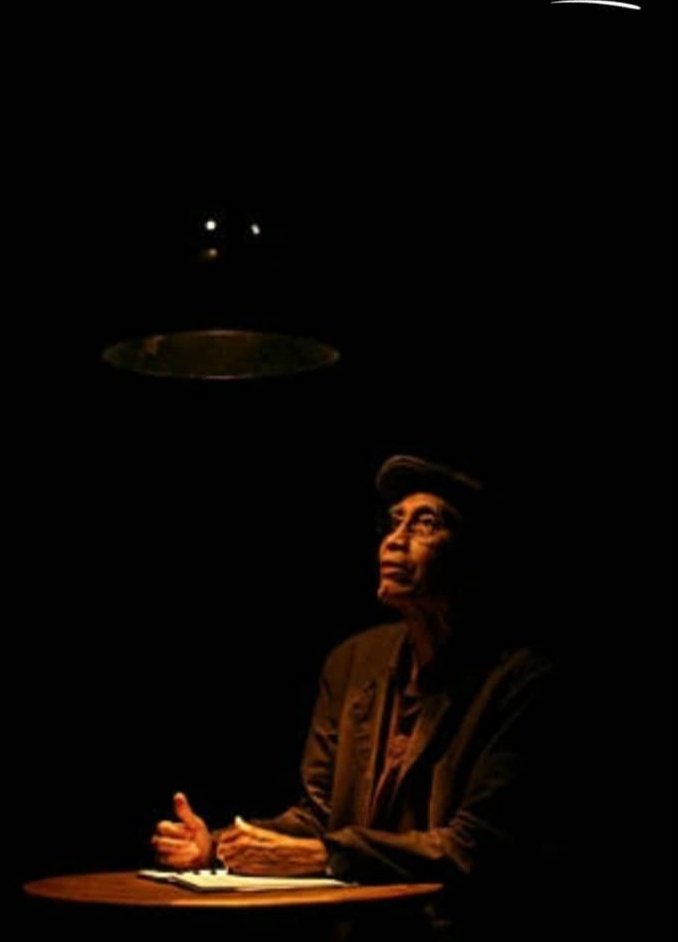 imigransorga___'s tweet photo. pada suatu hari nanti,jasadku tak akan ada lagi,tapi dalam bait bait sajak ini tak akan kau relakan sendiri

-sapardi djoko damono 1940-2020 https://t.co/sVL8iQVJFG