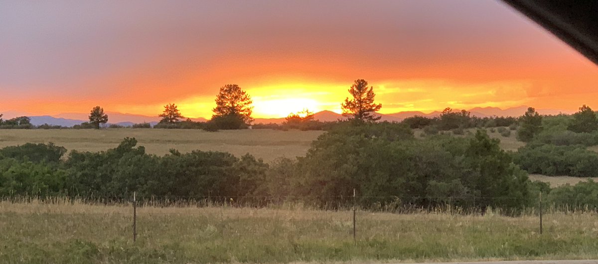 jgebing's tweet photo. Three awesome sunsets from Colorado and Texas.  Share your favorite pics of sunsets where you live! https://t.co/LpS6jaKJxh