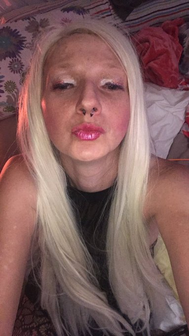 I just may or may not chatterbate after my nice hot steamy scrub down in the shower and then pick out<a href="/tag/newprofilepic"class="tags"><span>#newprofilepic</span></a>