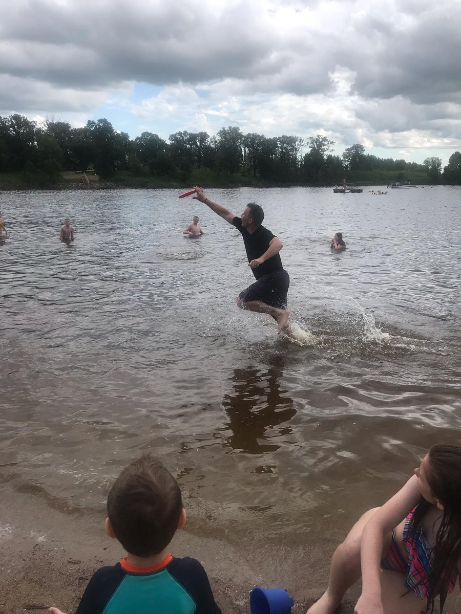 SuptMikeRowe's tweet photo. My kids still think I am pretty athletic. #Thisis40 #frisbeelife #oldman https://t.co/Wu4clHoumD
