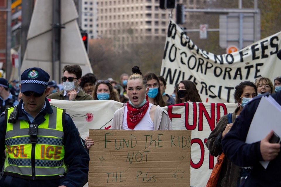 soli_aus's tweet photo. Hundreds of students marched in Sydney on Saturday protesting Scomo's uni fee hike.

The Liberals just announced $270 billion in military spending. This gargantuan sum could literally fund free uni for decades.

#nofeehikes #savehigheredjobs https://t.co/REi1ui2i7P