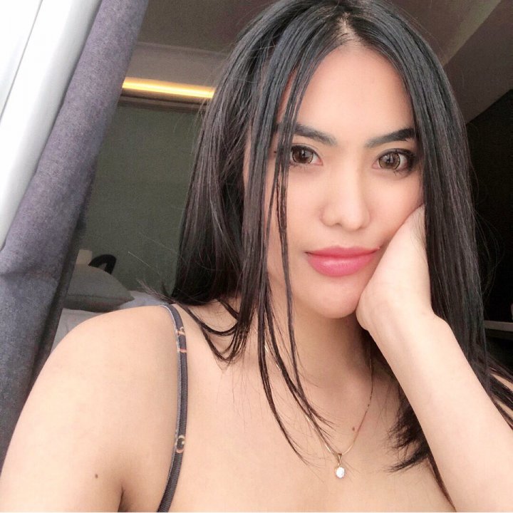 nethamrg's tweet photo. ayo pergi bersamaku on #BIGOLIVE https://t.co/XYna1kBlv3 https://t.co/LuaM6RUkkt