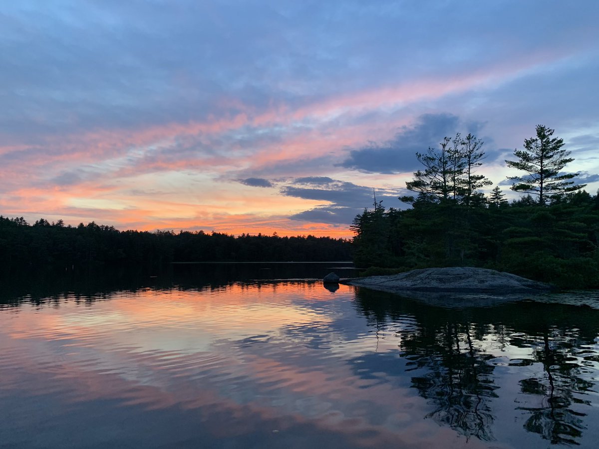 laketimenh's tweet photo. A beautiful end to a busy Lake Time day ๐๐งก๐
#laketime #lakewicwas #603love #thisisnh #lakesregionnh #lakelifebestlife #mynh #nhlife #nhlakes https://t.co/vBuW7ZZF8o