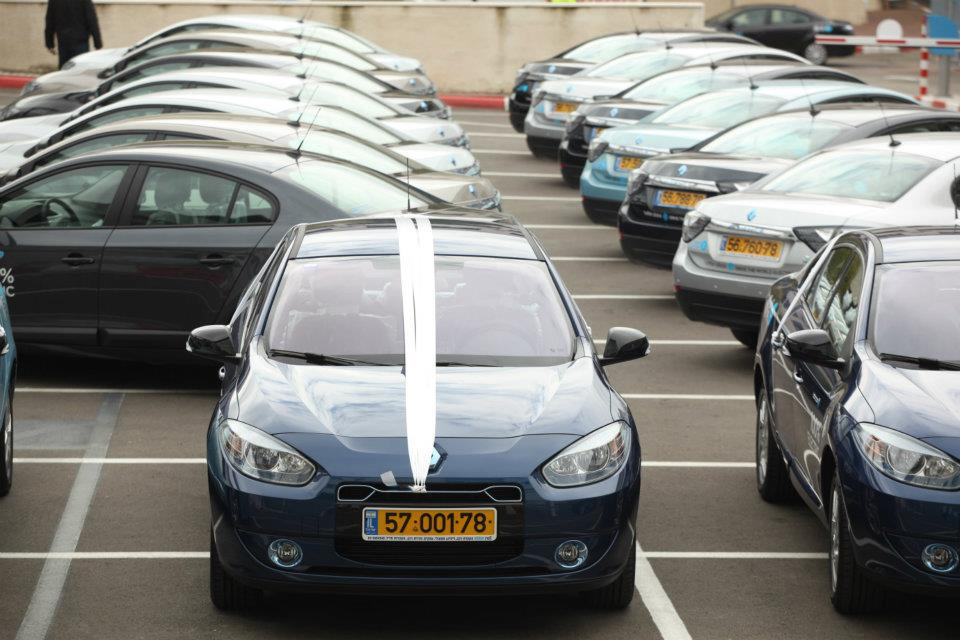 13/ Then, Better Place Israel started shipping Renault Fluence ZE's to customers.
