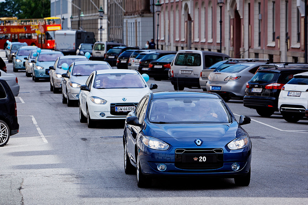 14/ Then, Better Place Denmark started shipping as well. Cars make for good pictures, good copy, good marketing. Not always a good business.