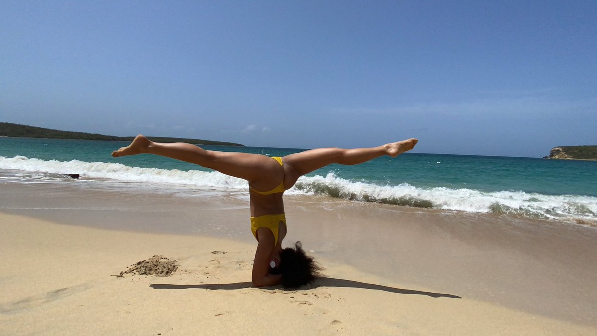 Saaanndriii's tweet photo. “Si buscas resultados distintos, no hagas lo mismo siempre”
Poco a poco viendo progreso en mi, aspirando cada vez más en la yoga💪🏽
#IslandLive #FuerzaCorporal #IslandGirl #Turisteo #SpotsPR #summergirl #Morningbeach #Morena #Ocean #Tropicaleo #Tanningtime #Letsgo #PazInterior https://t.co/Zr6I5pEKX4