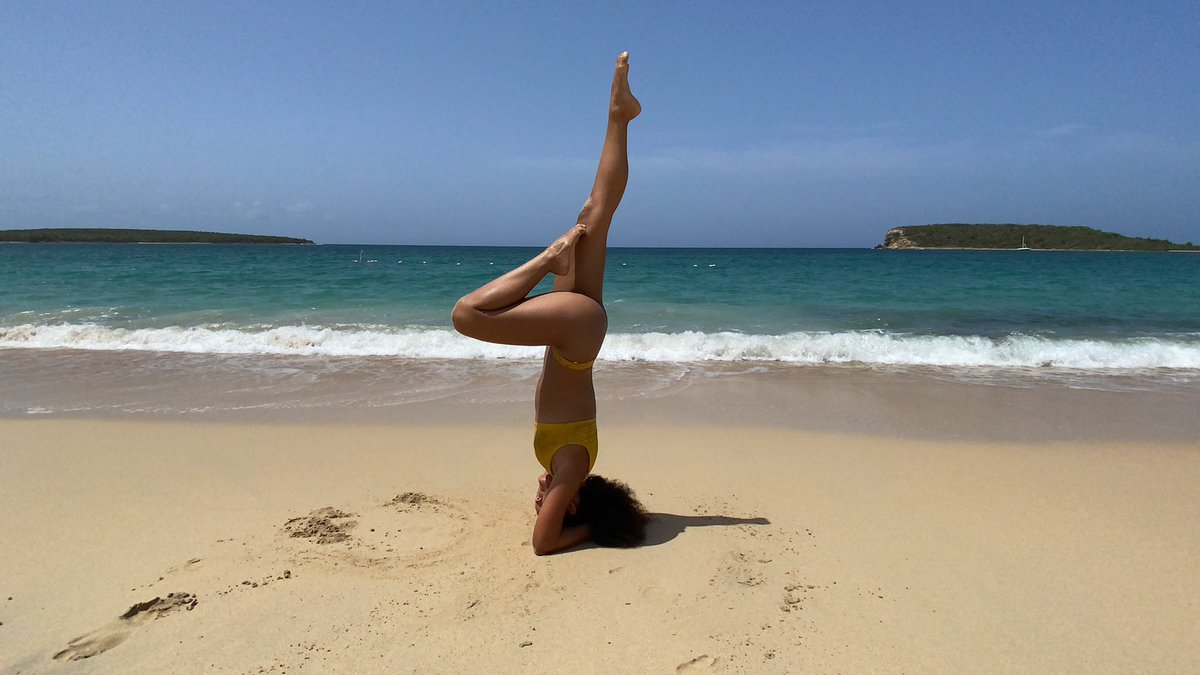 Saaanndriii's tweet photo. “Si buscas resultados distintos, no hagas lo mismo siempre”
Poco a poco viendo progreso en mi, aspirando cada vez más en la yoga💪🏽
#IslandLive #FuerzaCorporal #IslandGirl #Turisteo #SpotsPR #summergirl #Morningbeach #Morena #Ocean #Tropicaleo #Tanningtime #Letsgo #PazInterior https://t.co/Zr6I5pEKX4