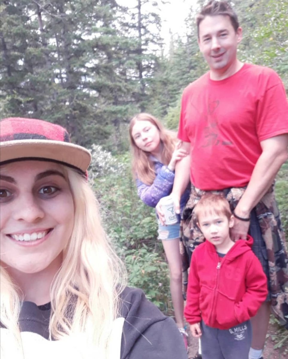 MelCreek9's tweet photo. Hiking time! (aka: totally lost in the forest) (just hoping bears around here are not too hungry) 😅🐻🐝🌲🌰🍄 #forest #hiking #hikingadventures #canada🇨🇦 #canadianforest #outdoors #adveture #fam #ilovemyfamily❤️ #exploring #ilovecanada🍁 https://t.co/V0VqL9hdKL