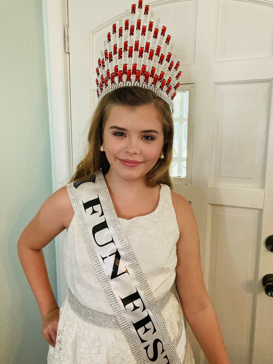 CHAR_VANOVER's tweet photo. Great pageant day #jozyrae congratulations on your win! https://t.co/kwmSA9Z4ti