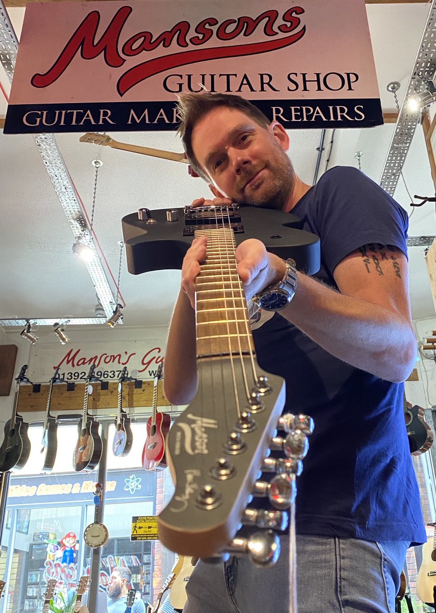 LeeUtdK's tweet photo. An hours drive down to Exeter today to pick up my #MBM1 @MattBellamy signature guitar from @MansonsGuitars shop with my gorgeous wife @blueskieshere. I’m still only learning,but as a @museband fan,this is f’ing cool & thanks to Tom,John,Dave,Iack & Hugh;aweome shop,lovely people ❤️ https://t.co/ab6qXFIQnU