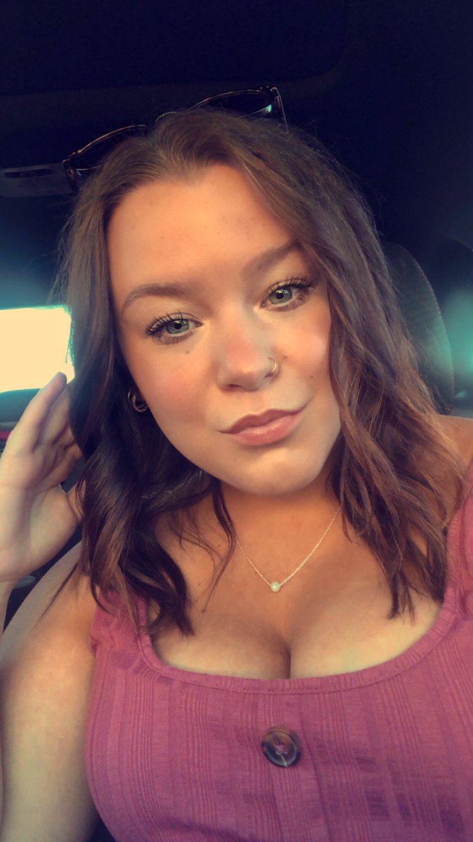morgan_such's tweet photo. Here’s a birthday selfie #nasty19 https://t.co/xHhr5aCYm6