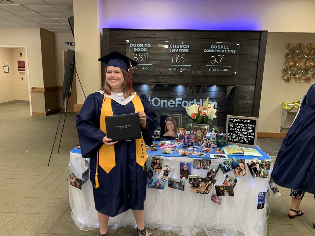 DebbieHelmstet3's tweet photo. So this happensd today... this beautiful, smart, kind, loving, sweet girl graduated today Salutorian - Summa Cum Laude  STEM Honors , Arts &amp; Humanities Honors. So proud of you Alyssa! https://t.co/sAT8JA2Awh