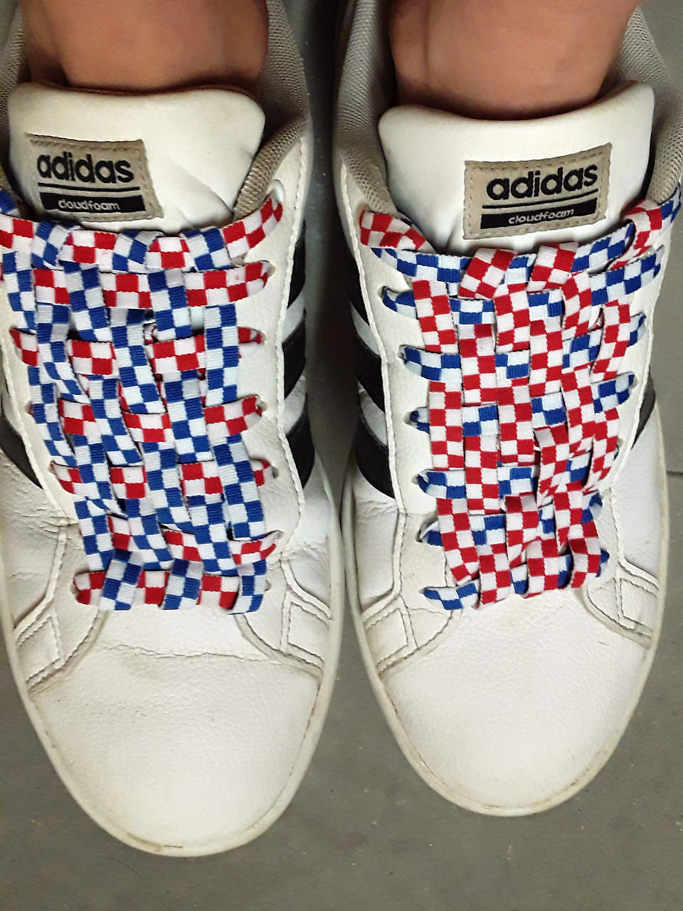 Professor Shoelace on Twitter: "Ian's Lacing Photo the Week Kristi I's white Adidas sneakers with trim and red &amp; white and blue &amp; white “Checkerboard Lacing”: https://t.co/WW4MEhwUPI https://t.co/KFSXwgSA40" /