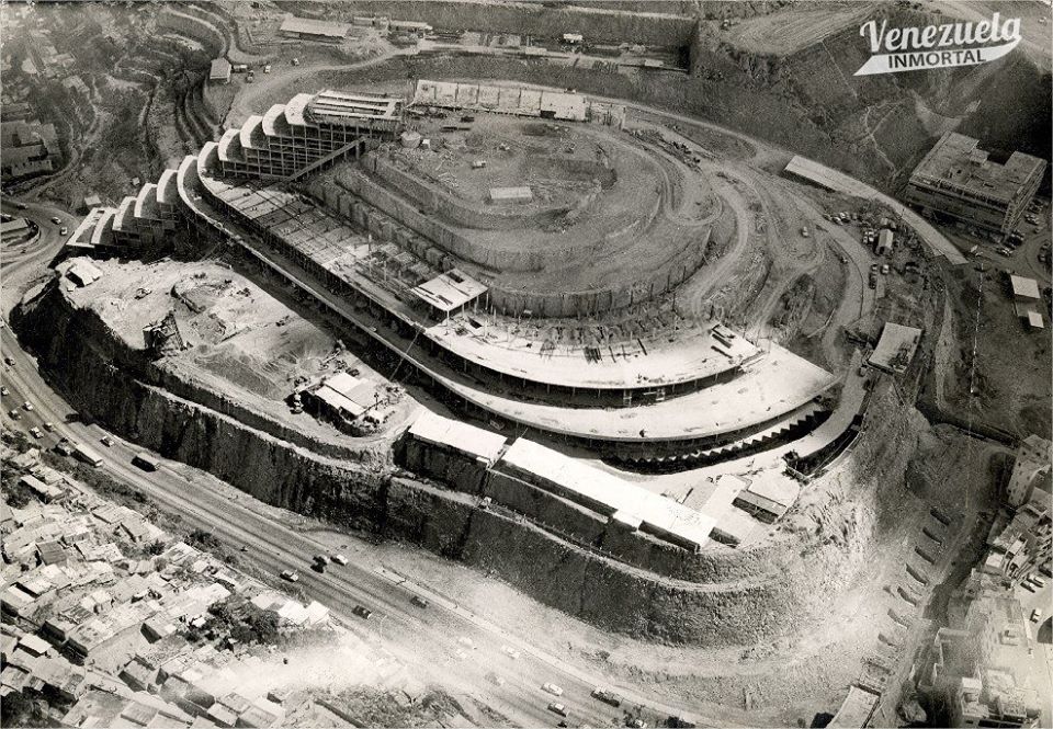 Las mega construcciones venezolanas que nunca se concretaron y tan solo se quedaron en planos o sin terminar.

➡ ow.ly/CZ5U50ABCTx