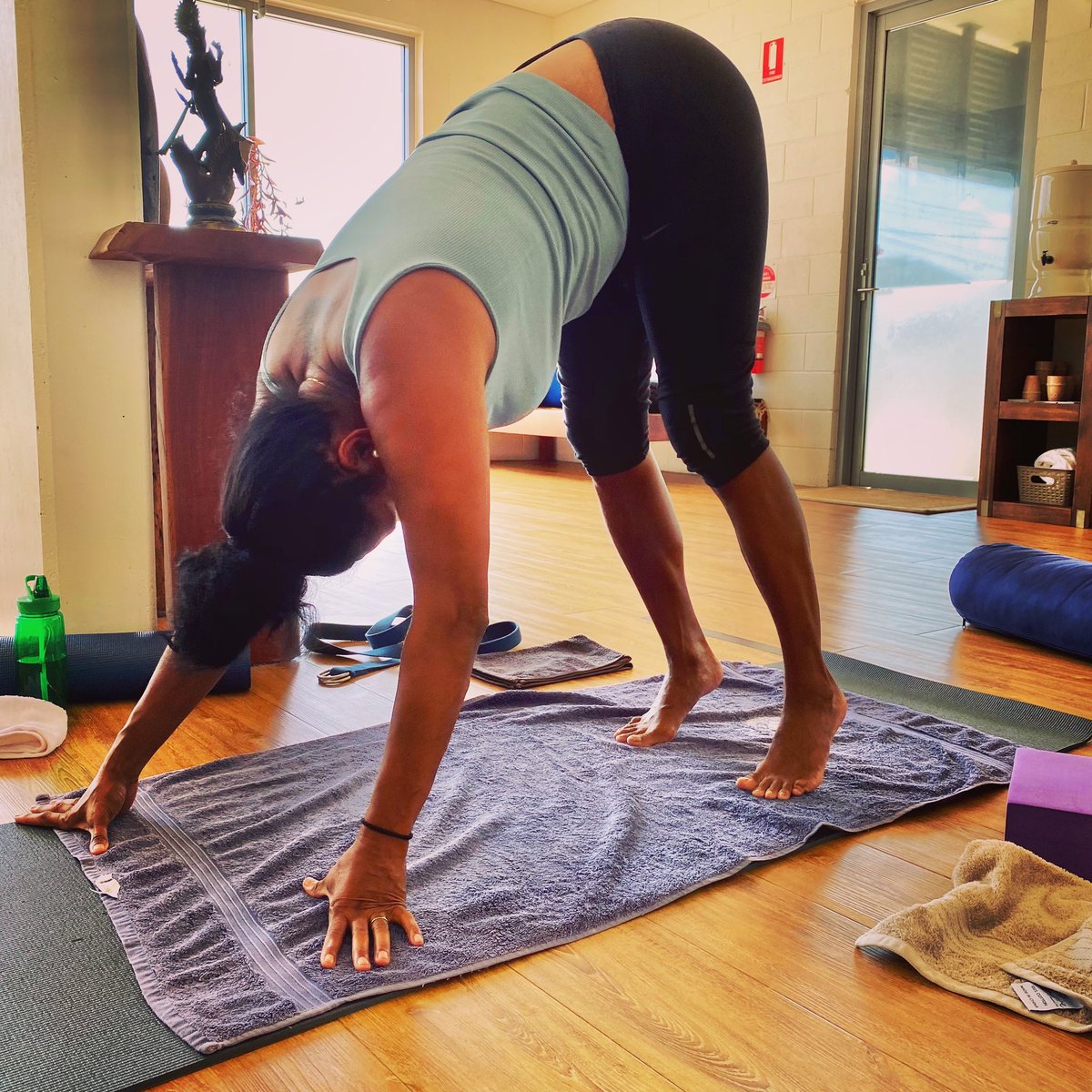 NovaPeris's tweet photo. Snuck in a #yoga 🧘🏾♀️session after the #gym and now I’m feeling amazing! #sundaysdoneright #novaperis #dreamwalker #fitness #aboriginalfitness 💪🏾#topendnt https://t.co/AKHf5gPHVg