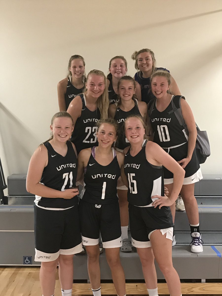 carljeffmorris's tweet photo. @WCUHoops 15U Girls went 2-2 at ND Pro tourney to finish 5th overall. First 2 losses were to top 2 teams in tourney one being against a good NDPRO 16u team! We beat ECI and NDPRO today both by 20 plus!!! @FiveStateHoops @GMacHoops @PGHMinnesota https://t.co/1rBQrVbCEH