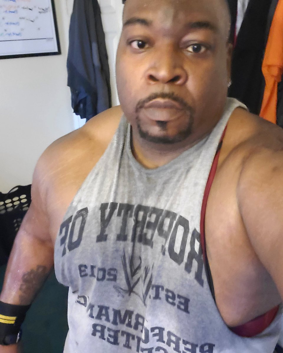 MrJayWashington's tweet photo. Even though I did one in the morning, I didn't get the chance to do my back to back #FocusT25 workouts with my group yesterday. So I knocked them out myself. 1st #dynamiccore then #speed2point0. Over 700 calories burned, im drained but feel great #SuperVillainStatus #MrMirakuru https://t.co/Ma2ni0Son0