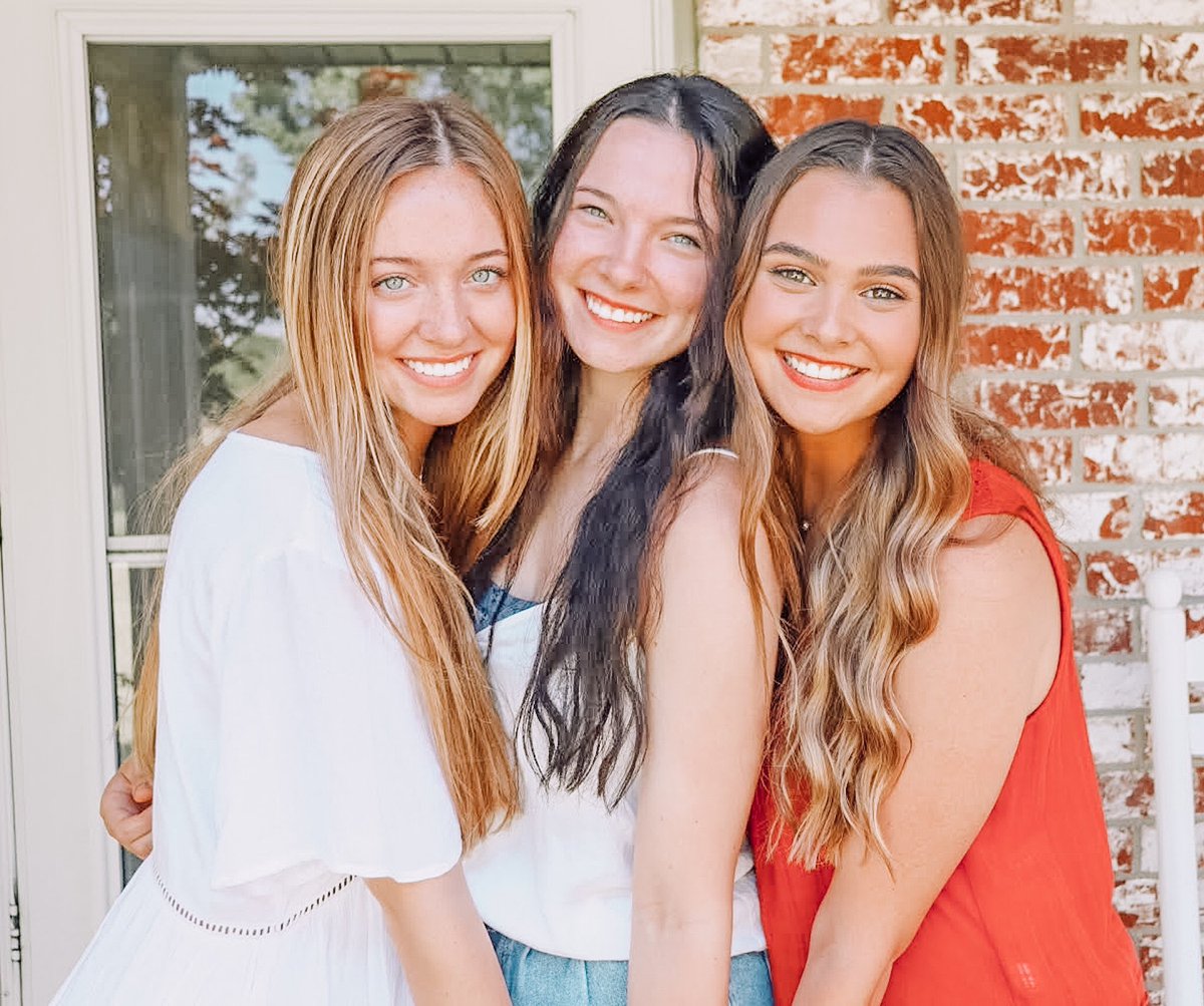 okstatezta's tweet photo. It’s official: we could not be more excited to move back in to stilly in 2 weeks!!! 🤍 Until then we will stay dreammminn about all the laughs &amp; memories we will share together. #OKSTATE24 #OSUREC2020 https://t.co/sIJ4PAkHkX