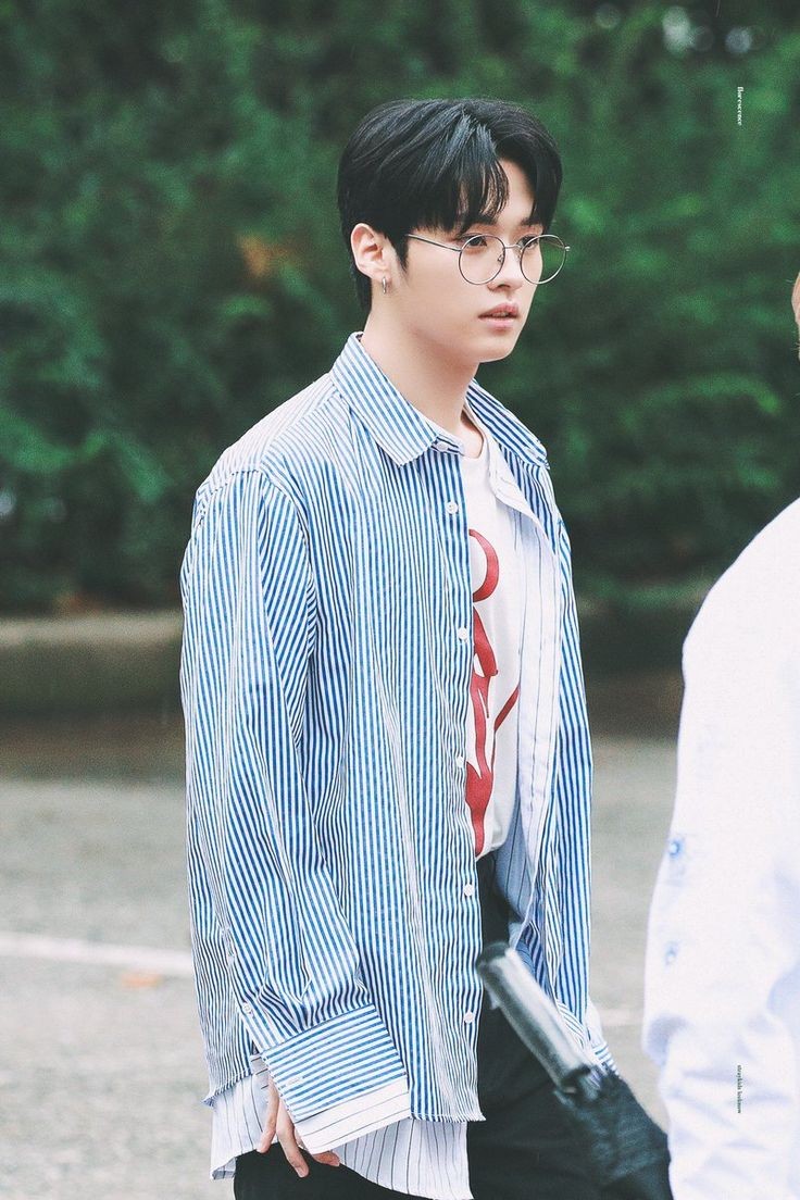 Lino with glasses: a thread 