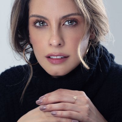 LauraAcuna's tweet photo. #NuevaFotoDePerfil https://t.co/3nU6fpsQJm