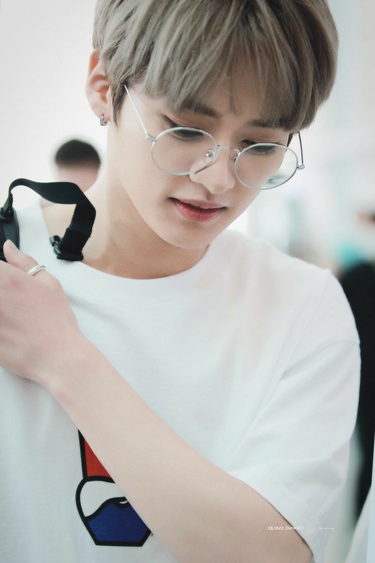 Lino with glasses: a thread 