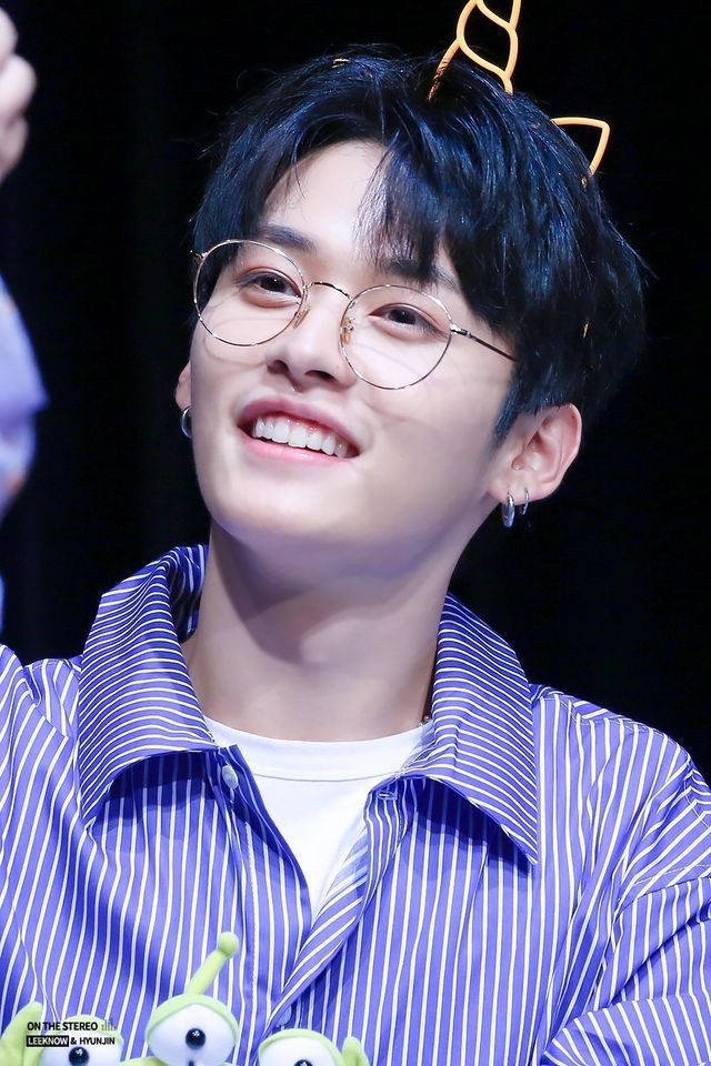Lino with glasses: a thread 