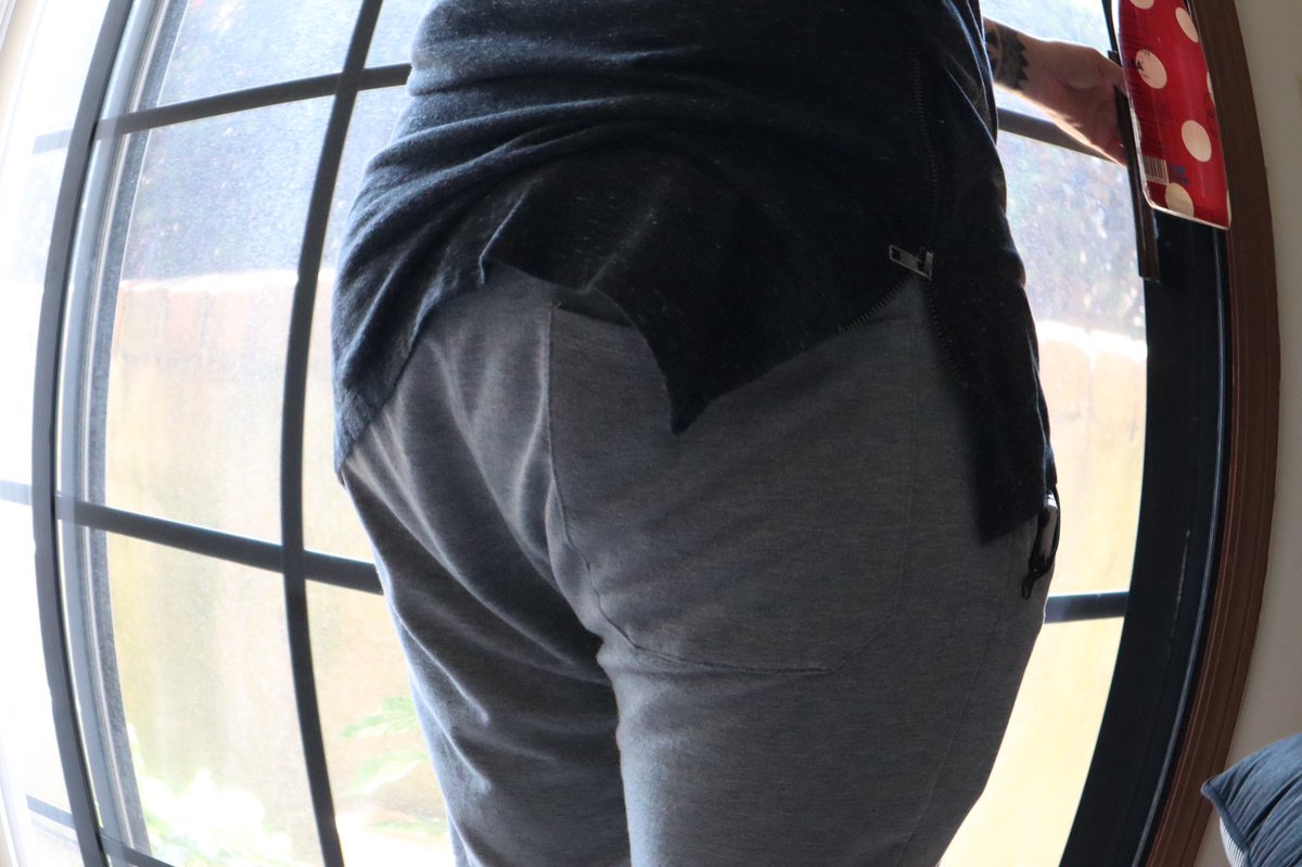 meanbean2love's tweet photo. When you get out to take pictures of nature... but can also give your friends that dump truck ass 😳😳 https://t.co/TdihvAFgW6
