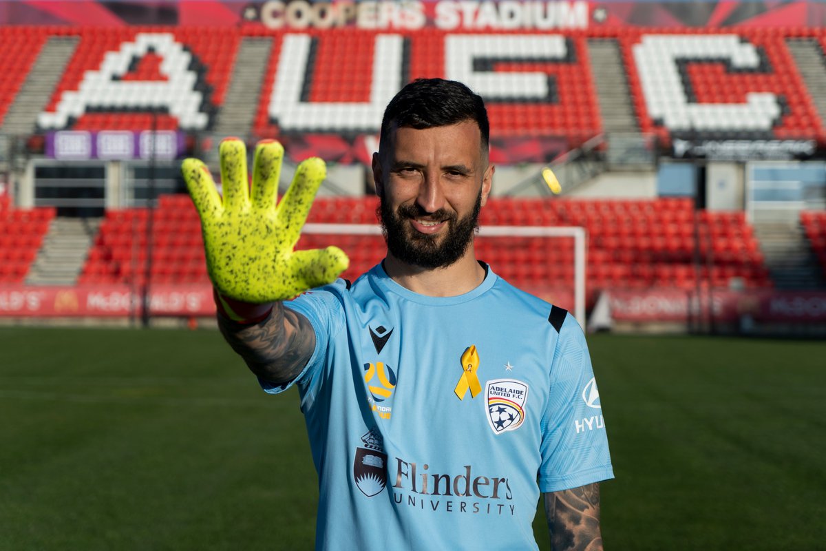 childhoodcancr's tweet photo. It's @AdelaideUnited GAME DAY!⚽️
Watch goalkeeper and #ChildhoodCancer Ambassador @P_izzo tonight and back his pledge of $20 for every save to support kids with cancer. 🙌
Match his pledge at: https://t.co/wO6zmFRbvE
#aufc #morethanfootball #childhoodcancerawareness #BRIvADL https://t.co/lKqu6a77Yb
