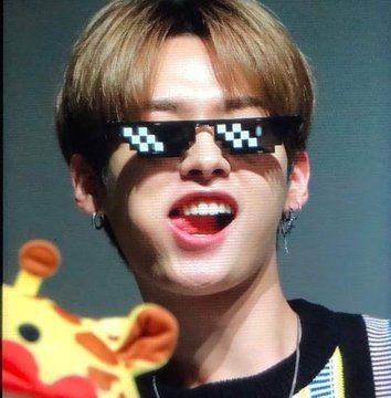 Lino with glasses: a thread 