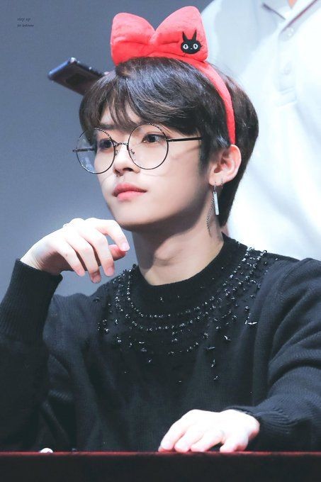Lino with glasses: a thread 