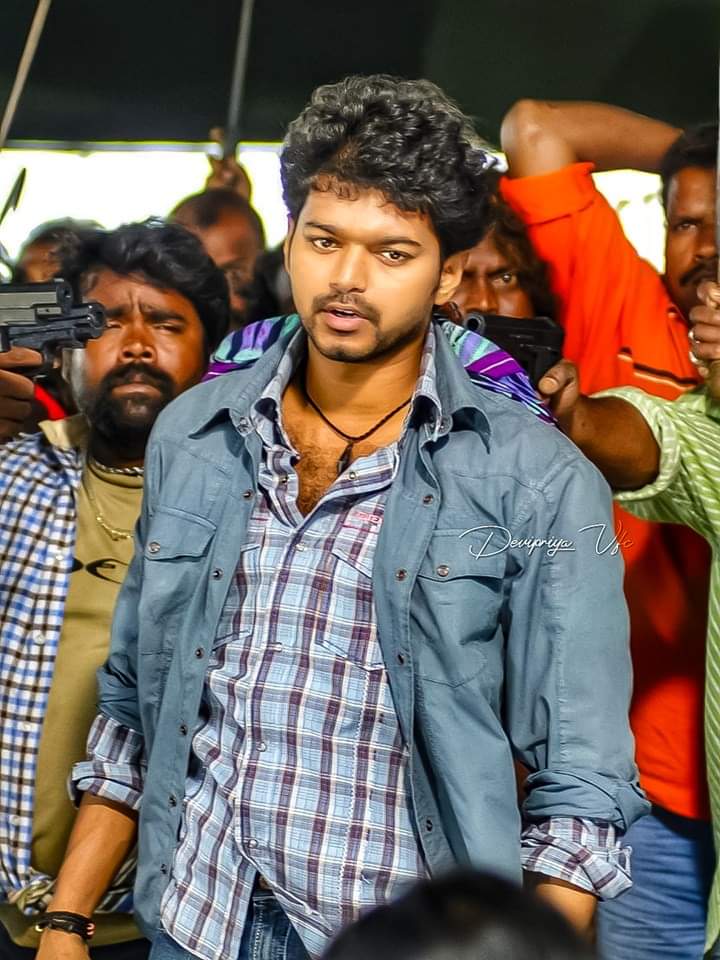 Yokesh_msd's tweet photo. Good morning to all thalapathy hearts❤❤

H-A-P-P-Y S-U-N-D-A-Y😎😎

#Master @actorvijay https://t.co/WTjBr2op4k