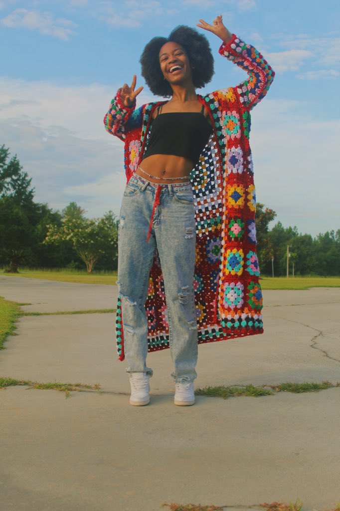 BriannaSipp's tweet photo. @melodysharice Hey y’all I’m her little sister🥺  I crochet cute clothes 😭  Instagram: hookedbybrianna https://t.co/by5xC4JC8J