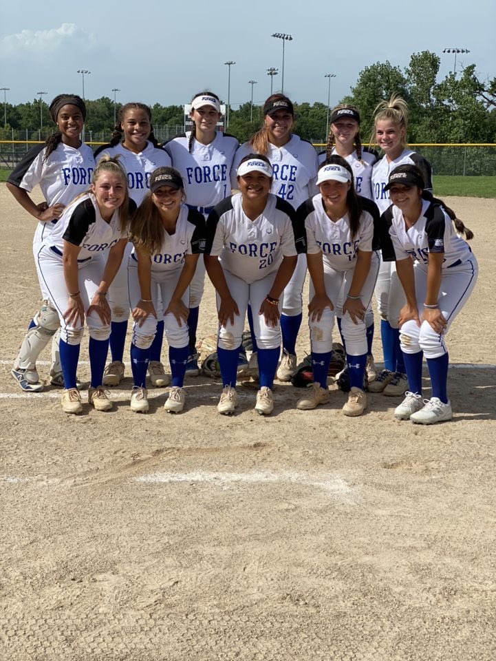 brandyc01's tweet photo. These girls had a great week in KC. They took 2nd in the USA Elite Select Summer Nationals. Even met a future college teammate. #okforce03 #USAESSummerNationals https://t.co/PJSn0q6NJ6