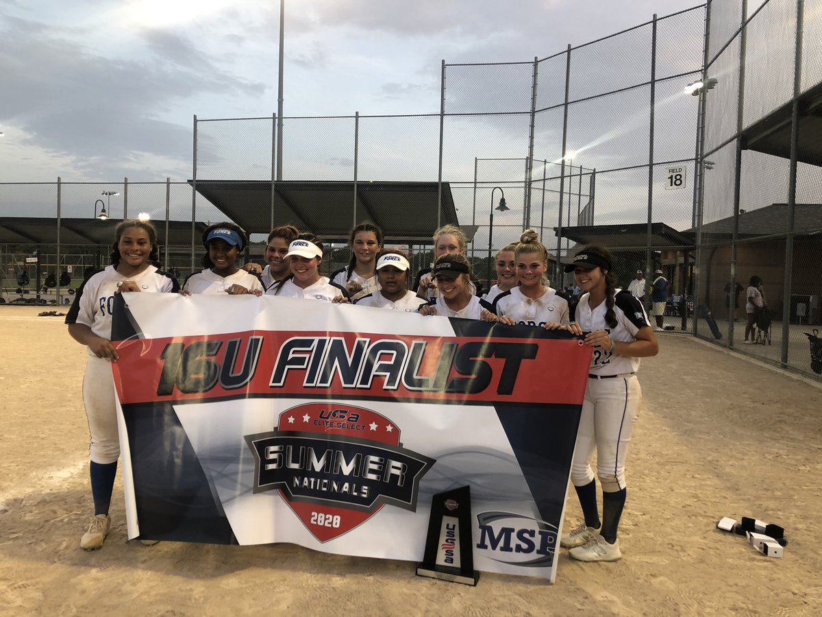 brandyc01's tweet photo. These girls had a great week in KC. They took 2nd in the USA Elite Select Summer Nationals. Even met a future college teammate. #okforce03 #USAESSummerNationals https://t.co/PJSn0q6NJ6