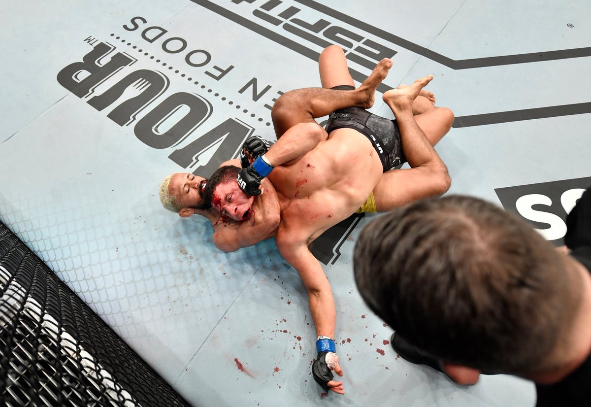 MMAUnhinged's tweet photo. #UFCFightIsland2  Official Result: Deiveson Figueiredo (@Daico_Deiveson) def Joseph Benavidez by submission, rear naked choke, Round 1, 4:48.
-
#ufcnews #mmanews #mma #ufc #UFC #MMA #UFCFlyweight #ufcflyweightchampion #DeivesonFigueiredo #deivesonfigueiredo #ANDNEW #UFCANDNEW https://t.co/dYOG75thD7
