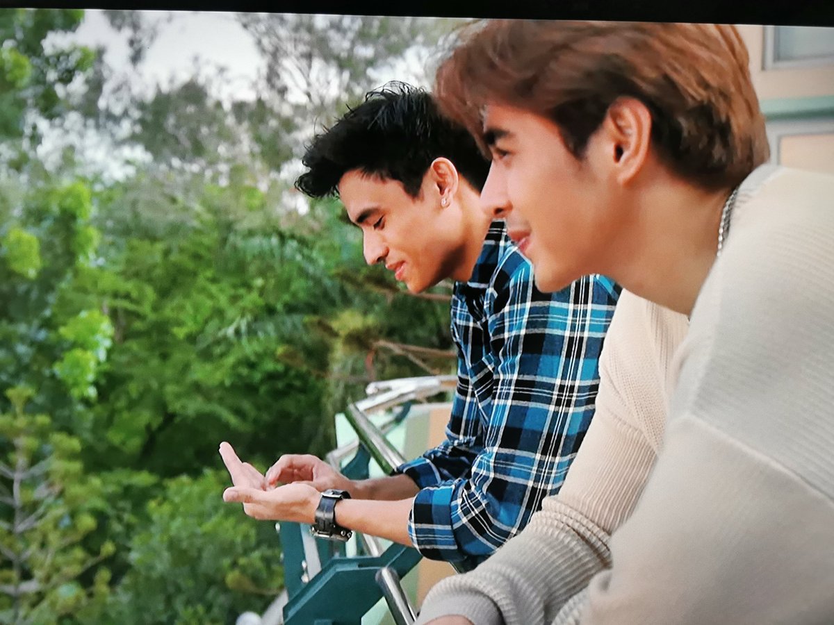 casio991EX's tweet photo. Sa big screen natin panoorin para proud na proud dito sa bahay. Grabe kayo magpakilig @genesis_redido and @VillasisMigs
#InBetweenEp2
#InBetweenDati
#TauTep https://t.co/fvVosFCFyD