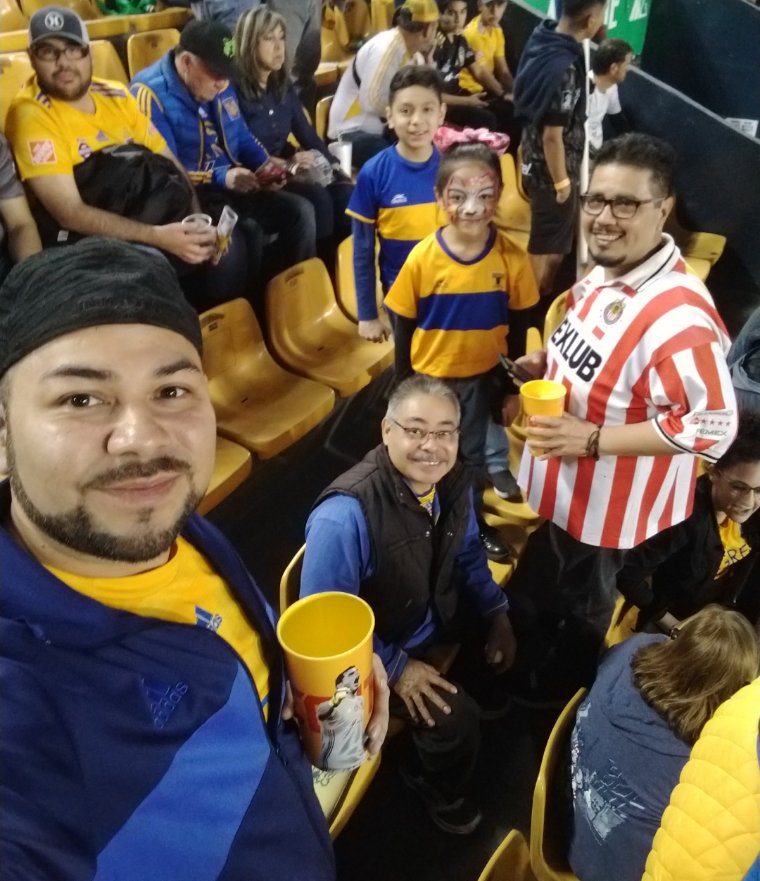 erickrmtz14's tweet photo. @TigresOficial #VolcánLleno #EstoEsTigres #6DecadasDeTigres #ConLaFamilia y el colado de mi cuñado https://t.co/cF2ehb65g2